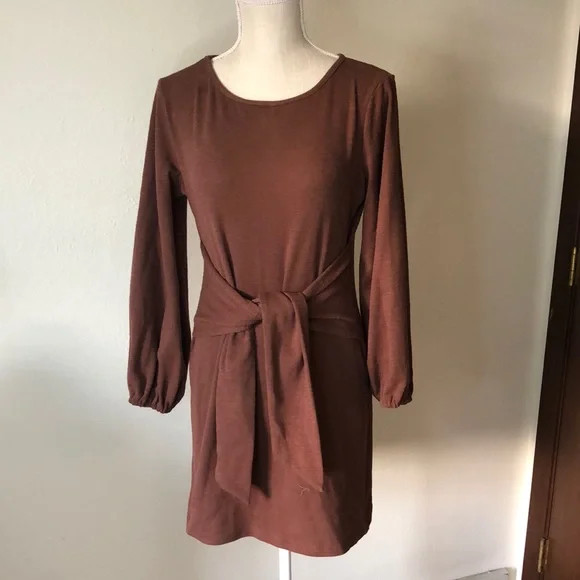Cute brown dress with wrap detail in front - Picture 1 of 6